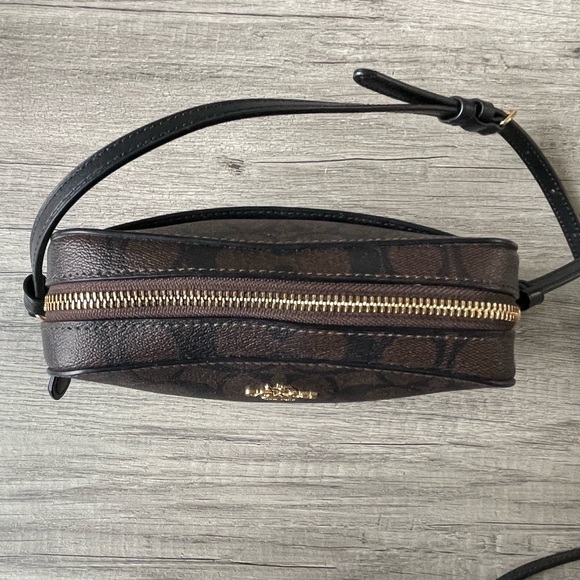 Coach Signature C Mini Leather Cross Body Shoulder Bag. - Picture 10 of 16